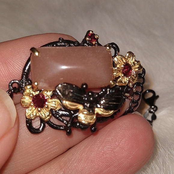 Beautiful natural sunstone artistic bracelet